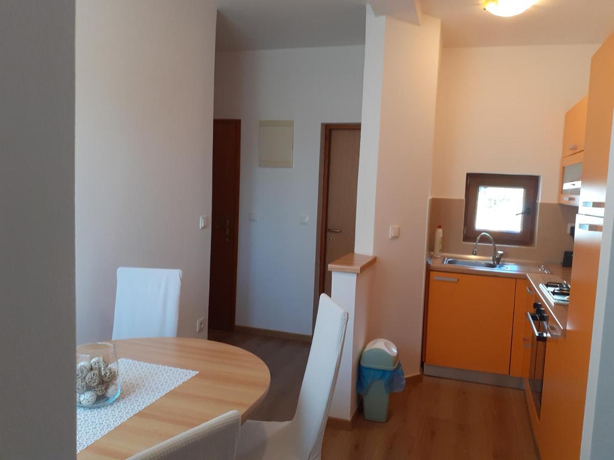 Apartman Paola Apartment Malinska Bagian luar foto