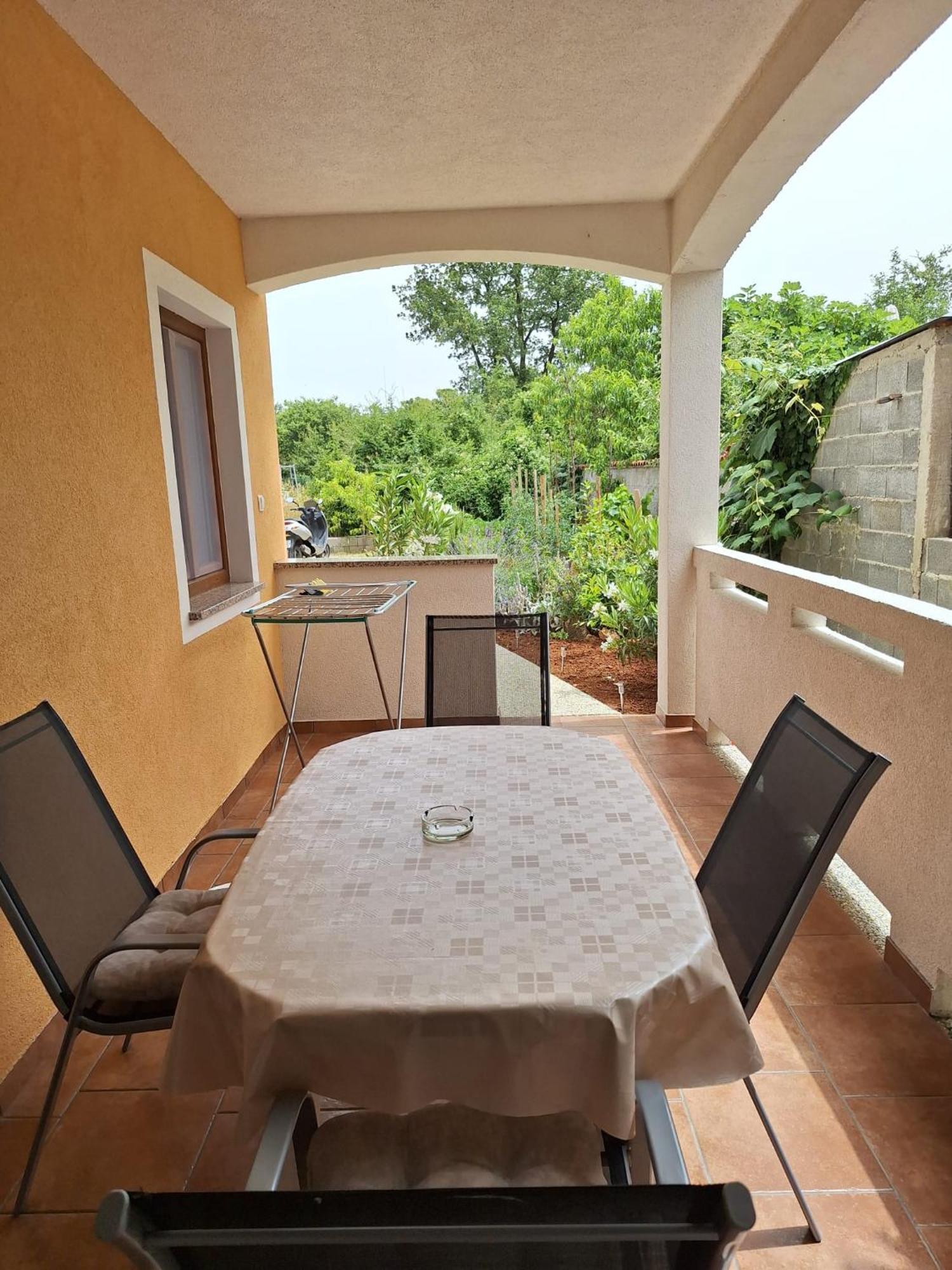Apartman Paola Apartment Malinska Bagian luar foto